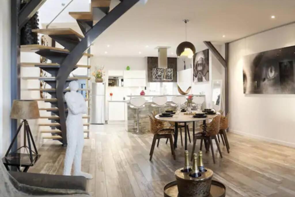 Reims Centre : Appartement Lumineux Et Atypique 46, Place D'Erlon Exterior foto